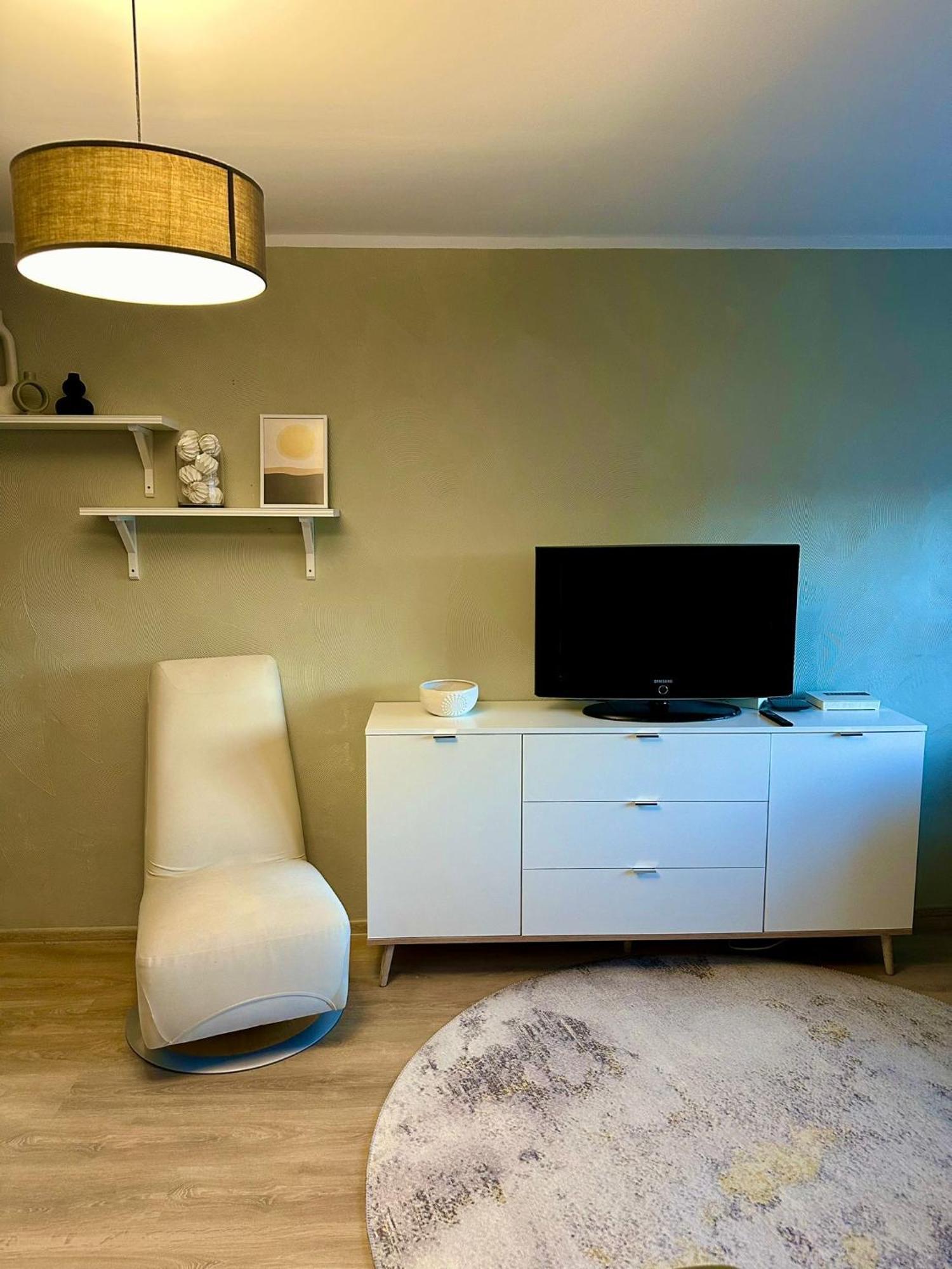 טאלין Sunny Apartment, 7 Min With Tram To The Old Town מראה חיצוני תמונה